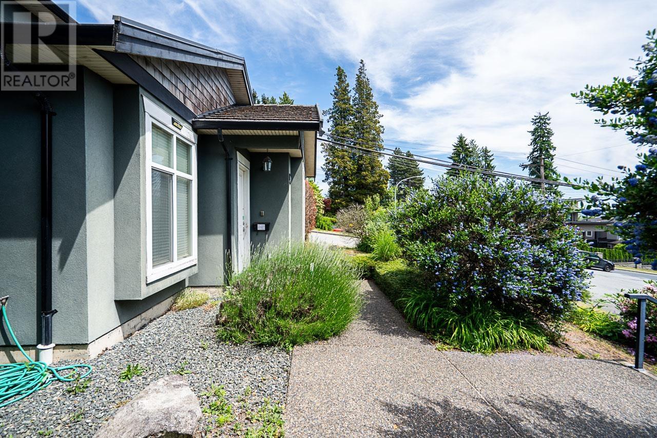 5187 - 5189 Carson Street, Burnaby, British Columbia  V5J 2Z1 - Photo 5 - R2991370