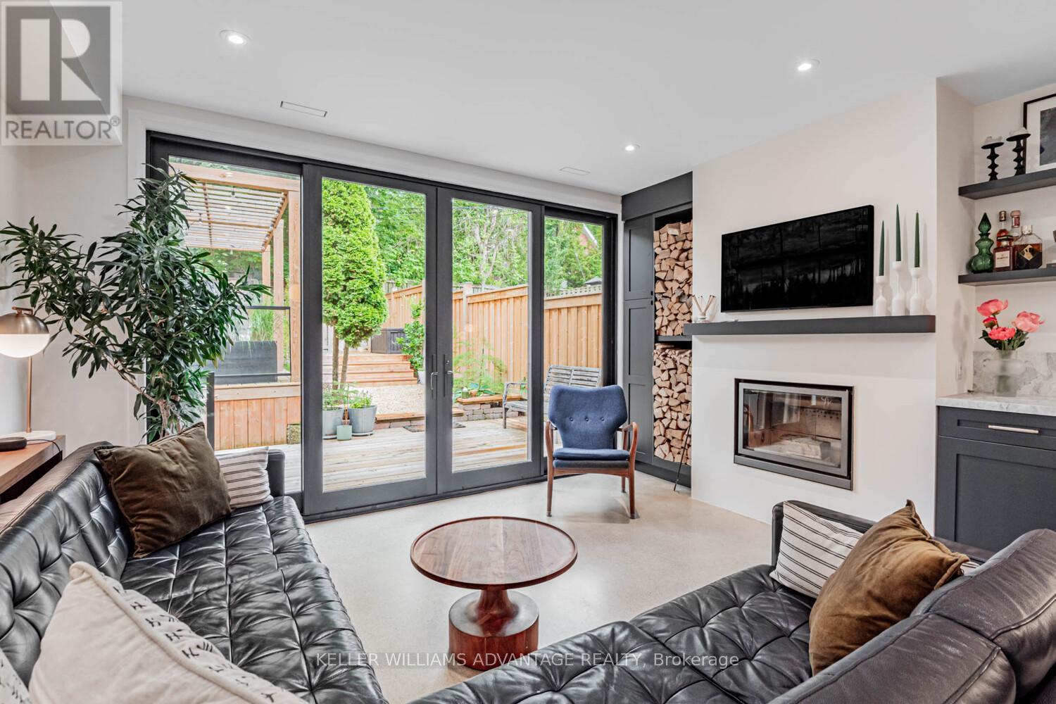 3 Edgewood Gardens, Toronto, Ontario  M4L 3H4 - Photo 11 - E12212915