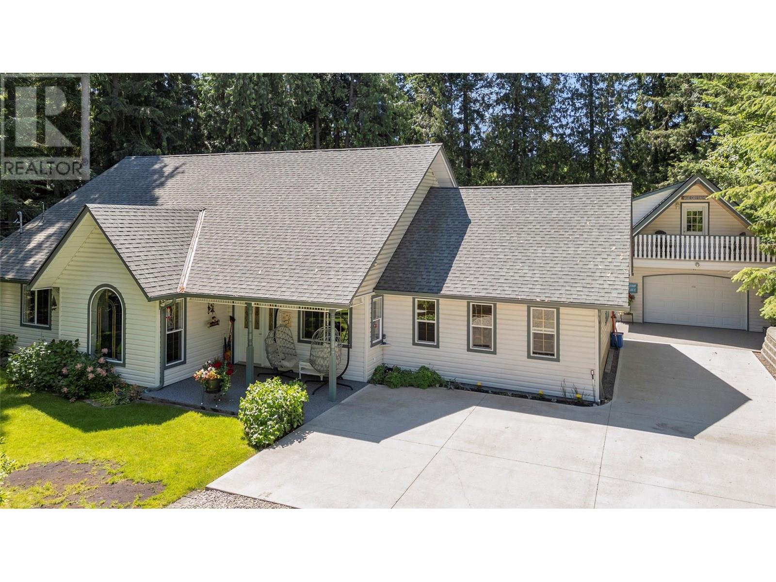 1047 Scotch Creek Wharf Road, Scotch Creek, British Columbia