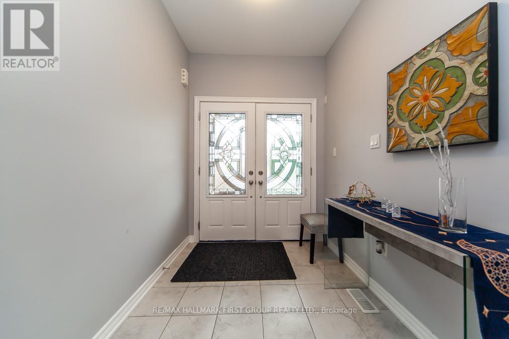 1825 Douglas Langtree Drive, Oshawa, Ontario  L1K 0Y4 - Photo 3 - E12213982