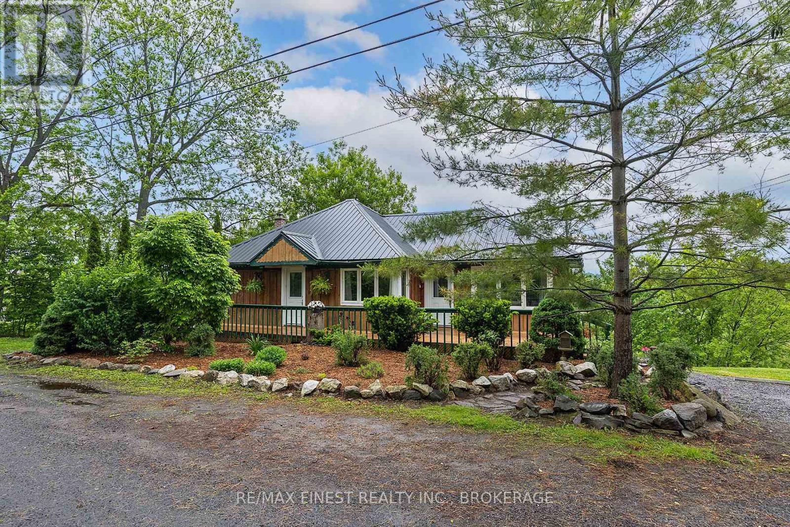 992 Purdy's Mill Road, Kingston, Ontario  K7M 3M9 - Photo 2 - X12214058