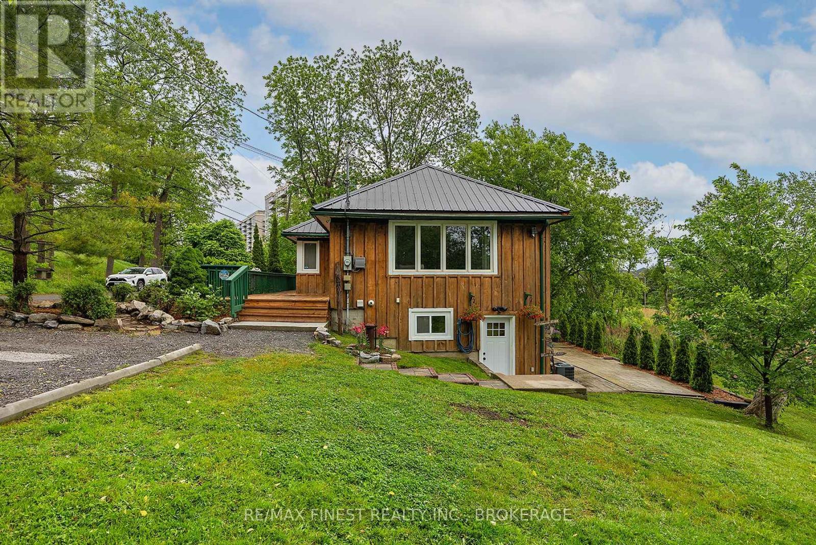 992 Purdy's Mill Road, Kingston, Ontario  K7M 3M9 - Photo 5 - X12214058