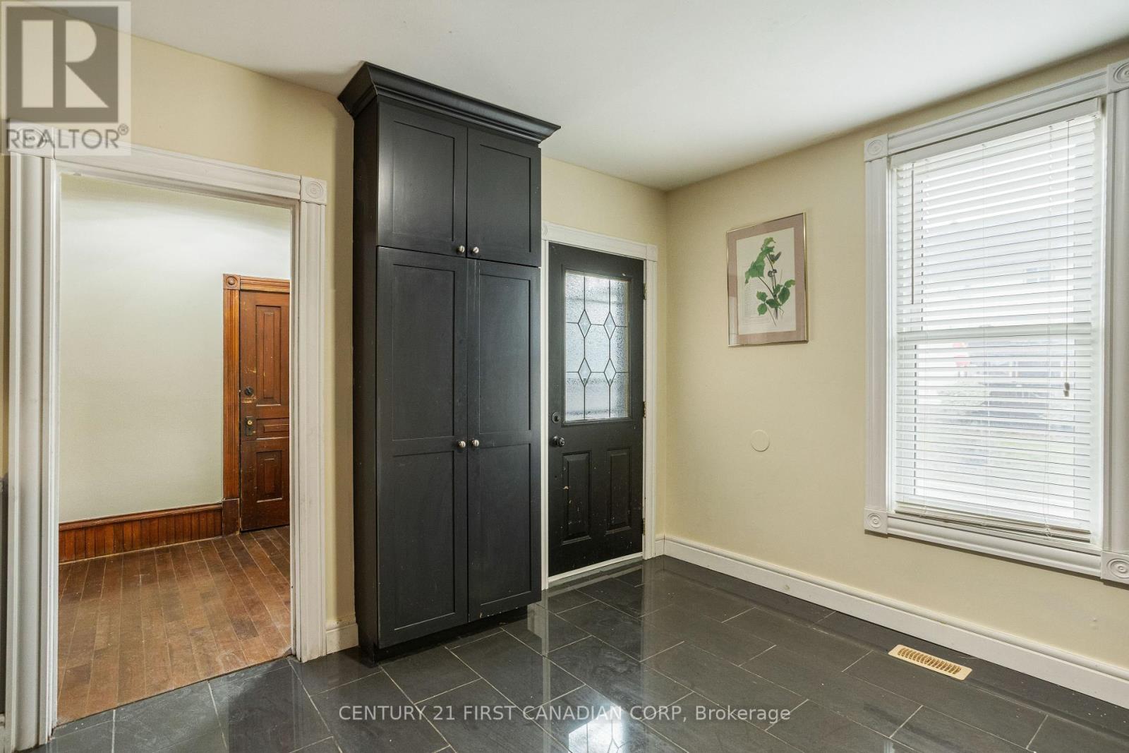 79 Scott Street, St. Thomas, Ontario  N5P 1L1 - Photo 15 - X12214135