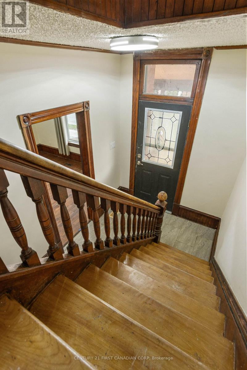 79 Scott Street, St. Thomas, Ontario  N5P 1L1 - Photo 16 - X12214135