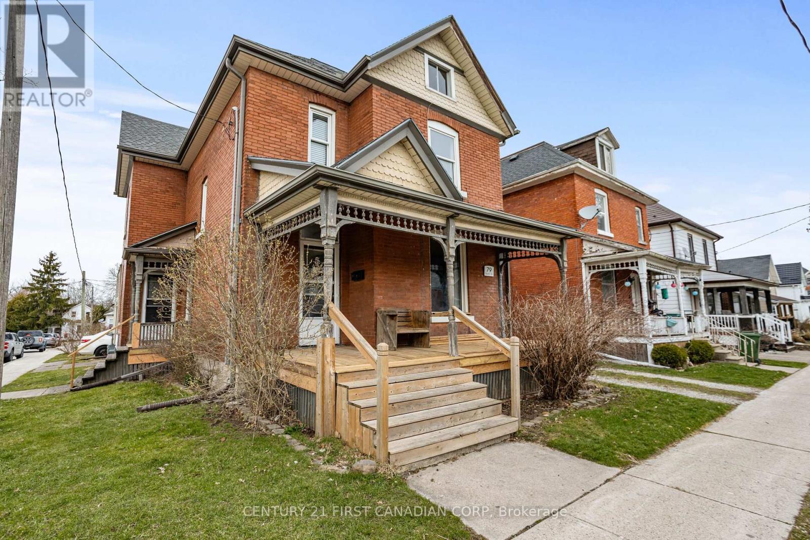 79 Scott Street, St. Thomas, Ontario  N5P 1L1 - Photo 2 - X12214135