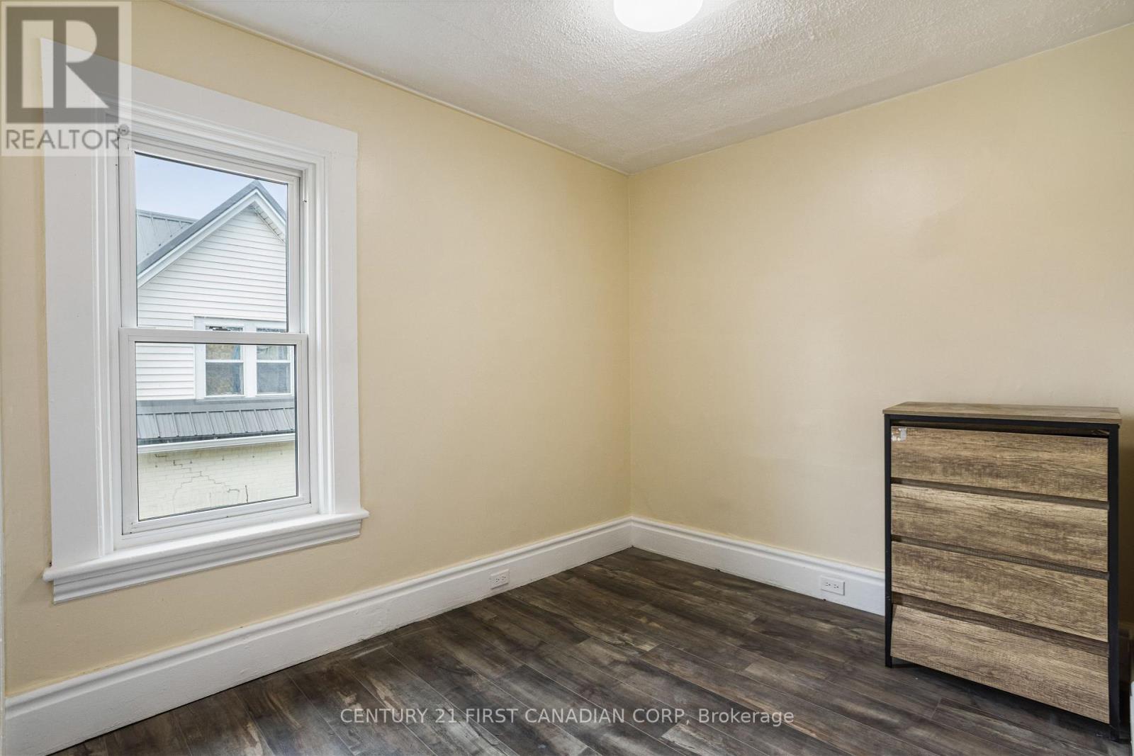 79 Scott Street, St. Thomas, Ontario  N5P 1L1 - Photo 22 - X12214135