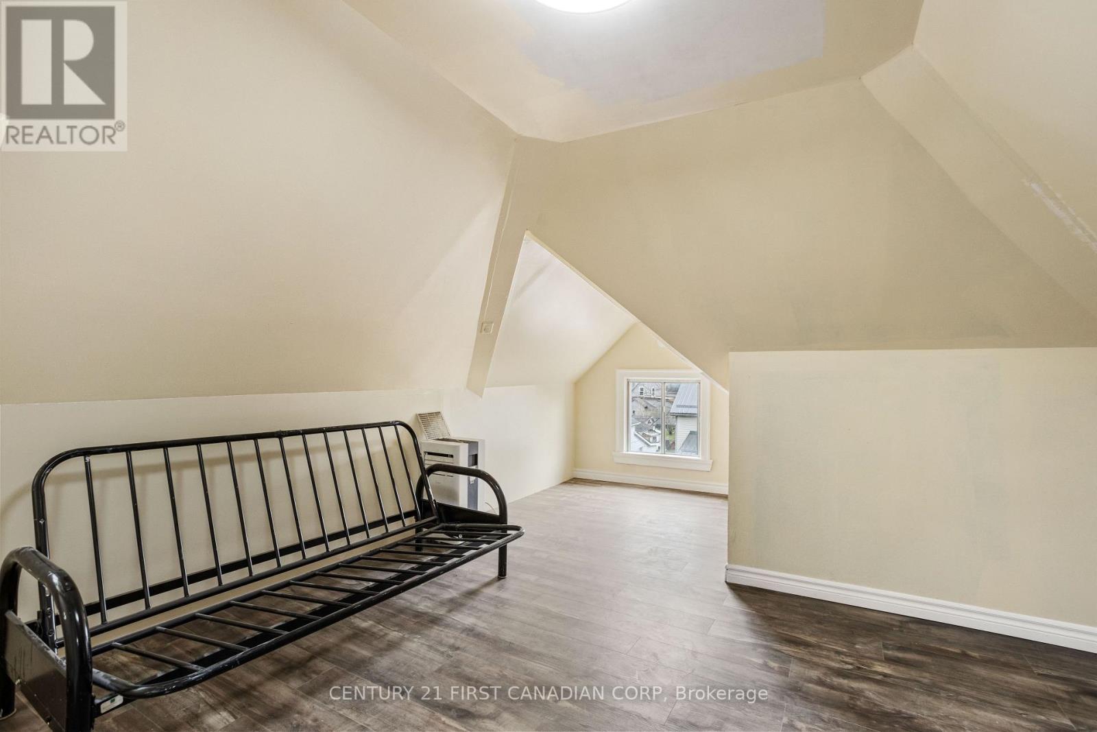 79 Scott Street, St. Thomas, Ontario  N5P 1L1 - Photo 24 - X12214135