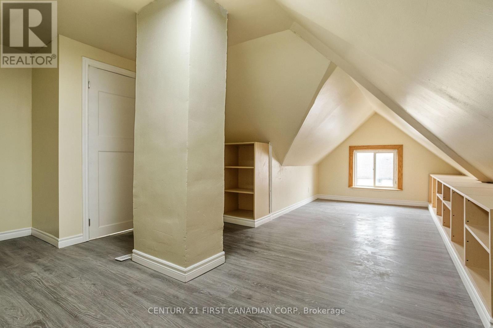 79 Scott Street, St. Thomas, Ontario  N5P 1L1 - Photo 25 - X12214135