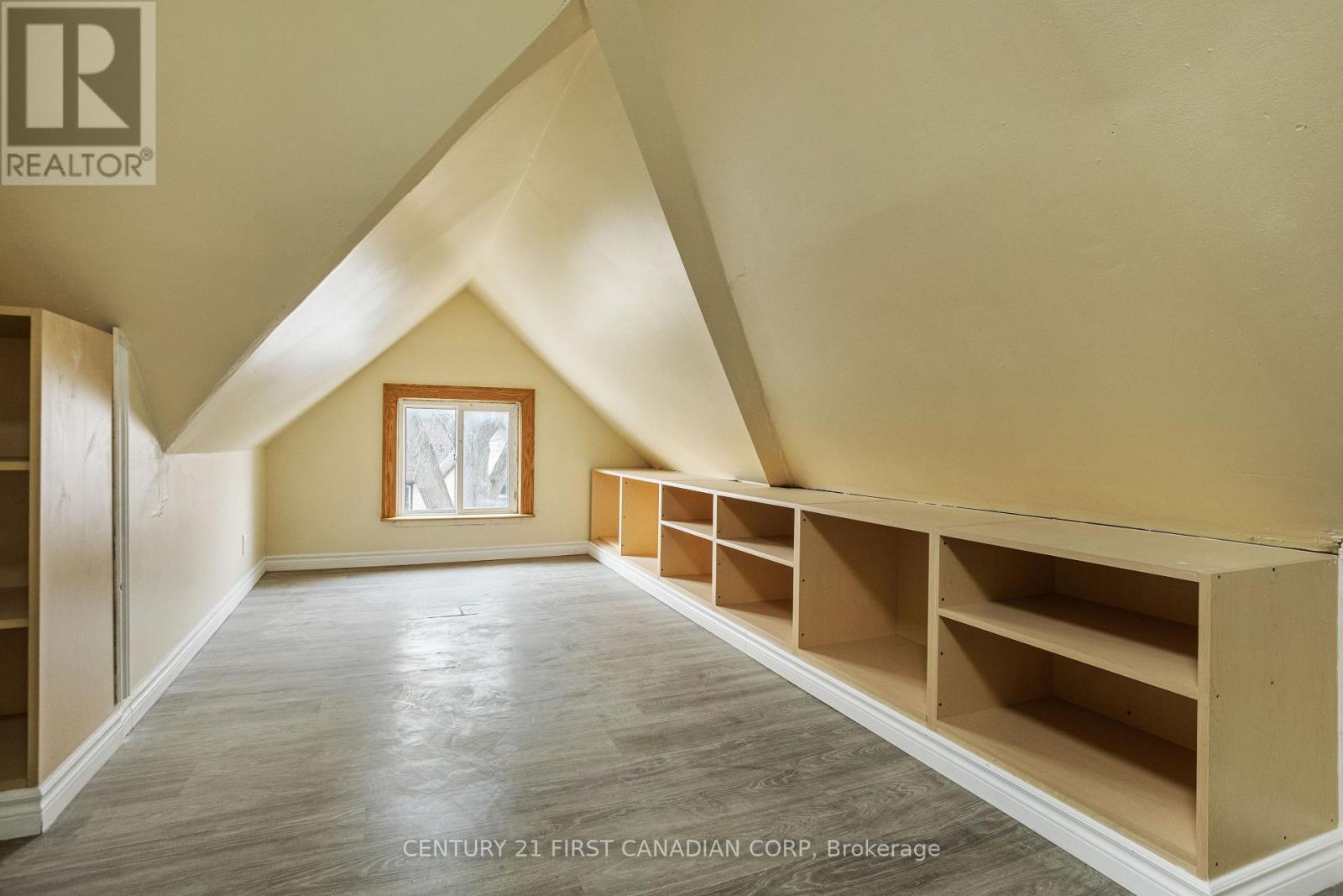79 Scott Street, St. Thomas, Ontario  N5P 1L1 - Photo 26 - X12214135