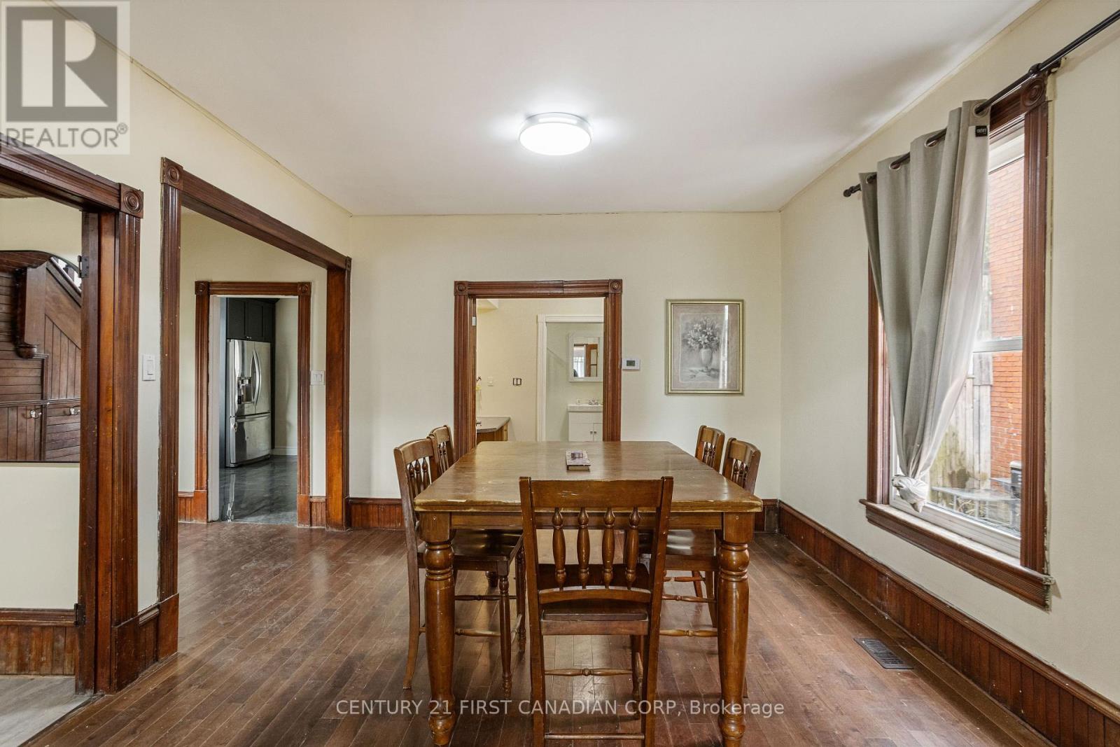 79 Scott Street, St. Thomas, Ontario  N5P 1L1 - Photo 7 - X12214135