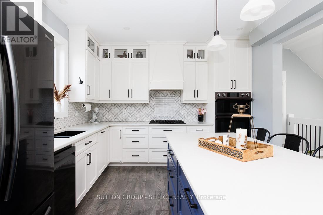 51200 Centre Street, Malahide, Ontario  N0L 2J0 - Photo 8 - X12214156