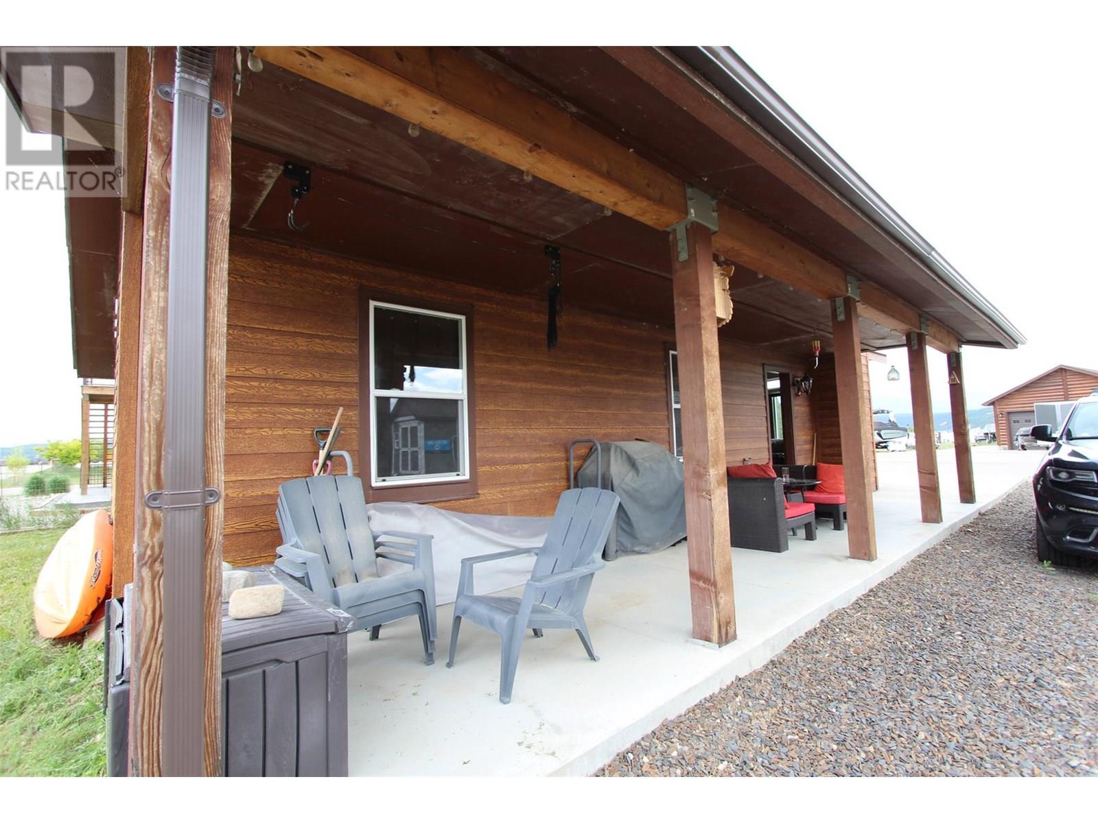 1695 Koocanusa Lake Drive, Newgate, British Columbia  V0B 1T5 - Photo 7 - 10351321
