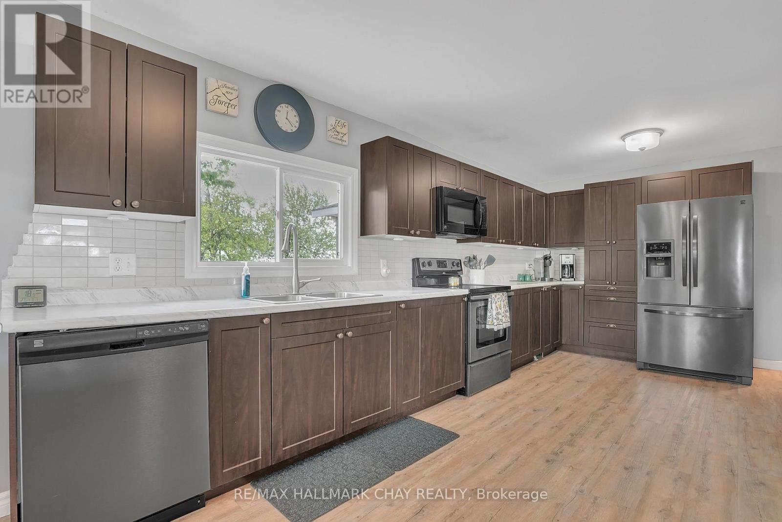 2533 Flos 3 Road W, Springwater, Ontario  L0L 2K0 - Photo 6 - S12214025