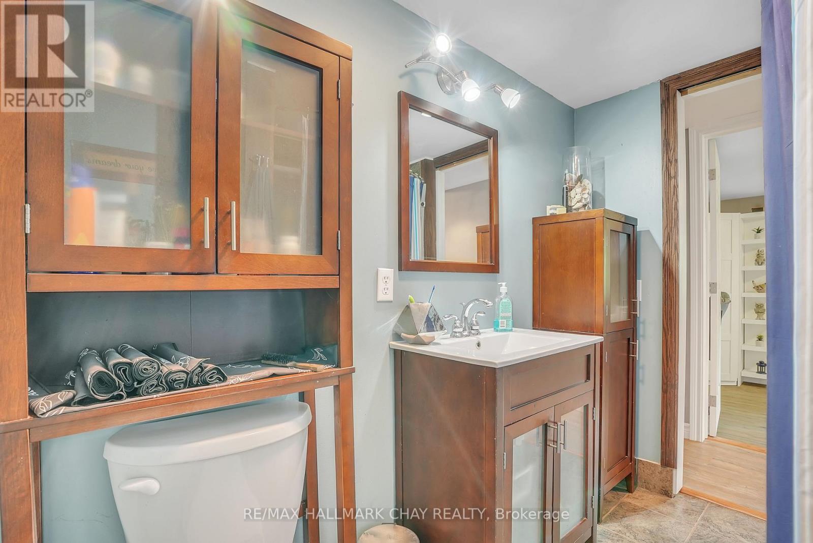 2533 Flos 3 Road W, Springwater, Ontario  L0L 2K0 - Photo 9 - S12214025