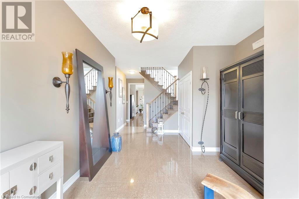 349 Valridge Drive, Hamilton, Ontario  L9G 0B1 - Photo 5 - 40740308