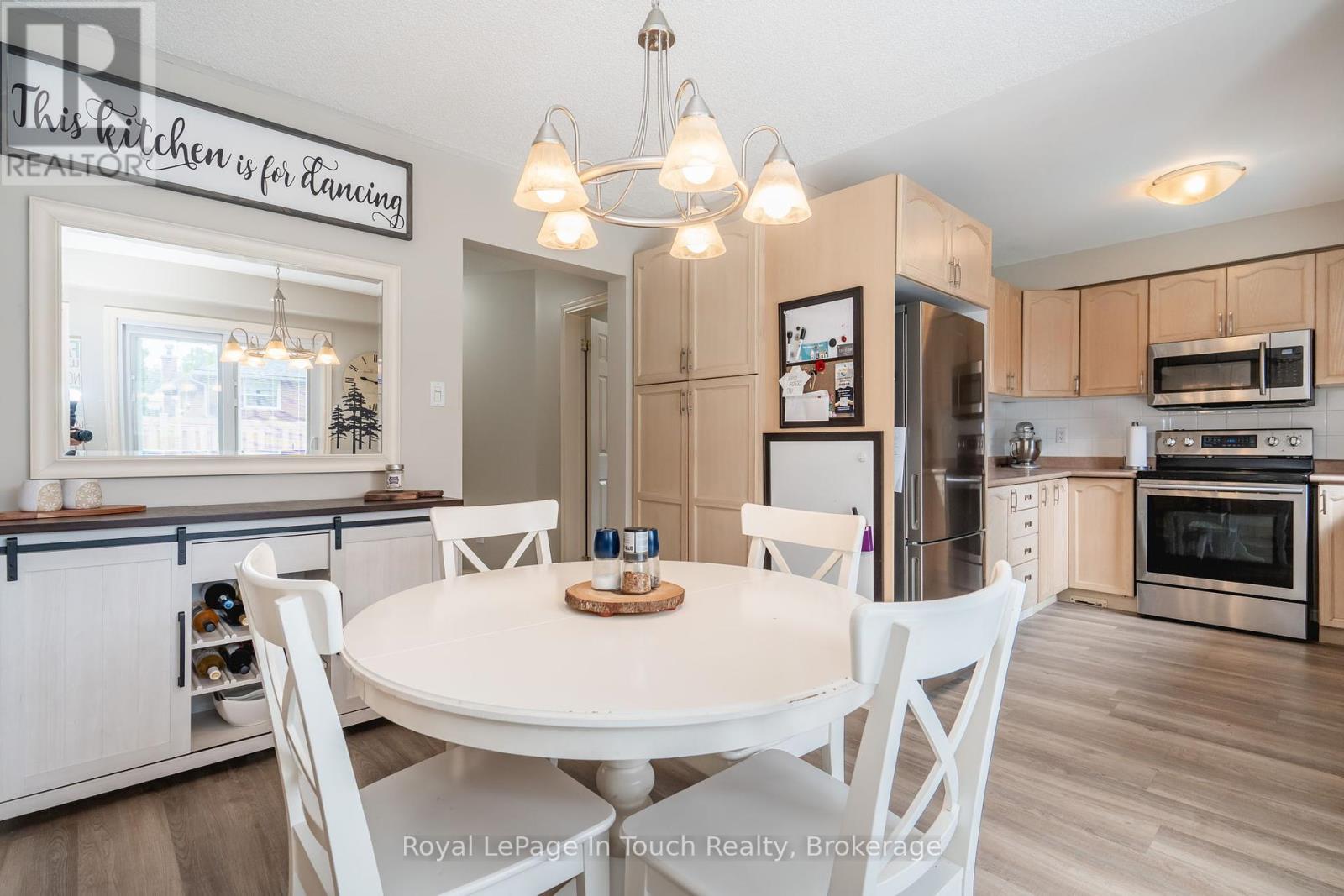 215 Margaret Street, Midland, Ontario  L4R 4X8 - Photo 11 - S12214054