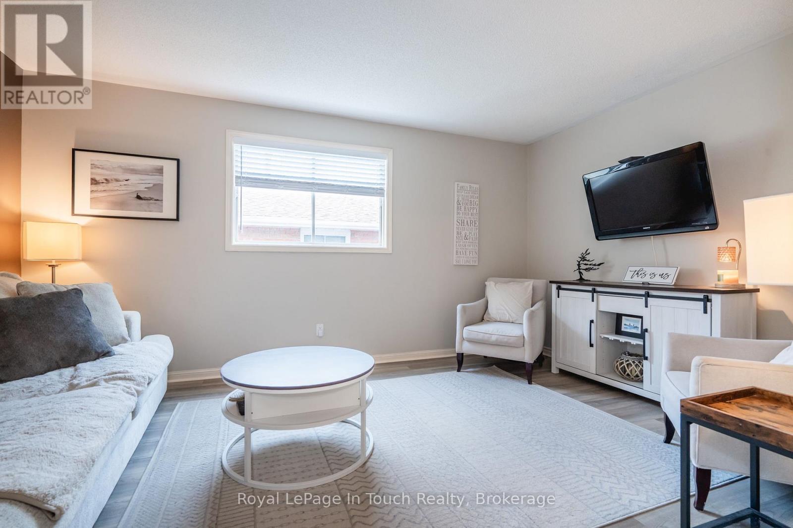 215 Margaret Street, Midland, Ontario  L4R 4X8 - Photo 8 - S12214054