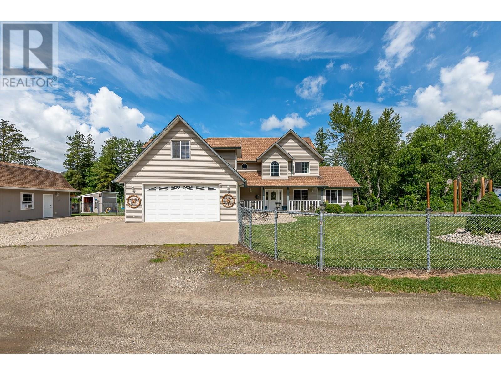160 Carlin Street, Grindrod, British Columbia  V0E 1Y0 - Photo 2 - 10350962
