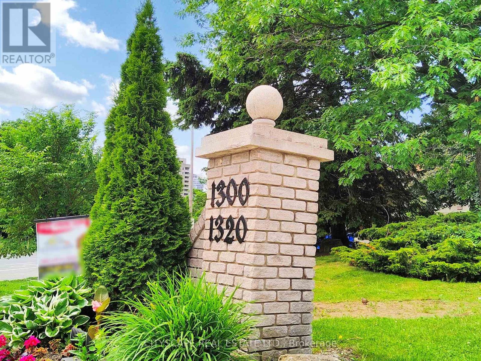 406 - 1320 Mississauga Valley Boulevard, Mississauga (Mississauga Valleys), Ontario  L5A 3R6 - Photo 2 - W12213980