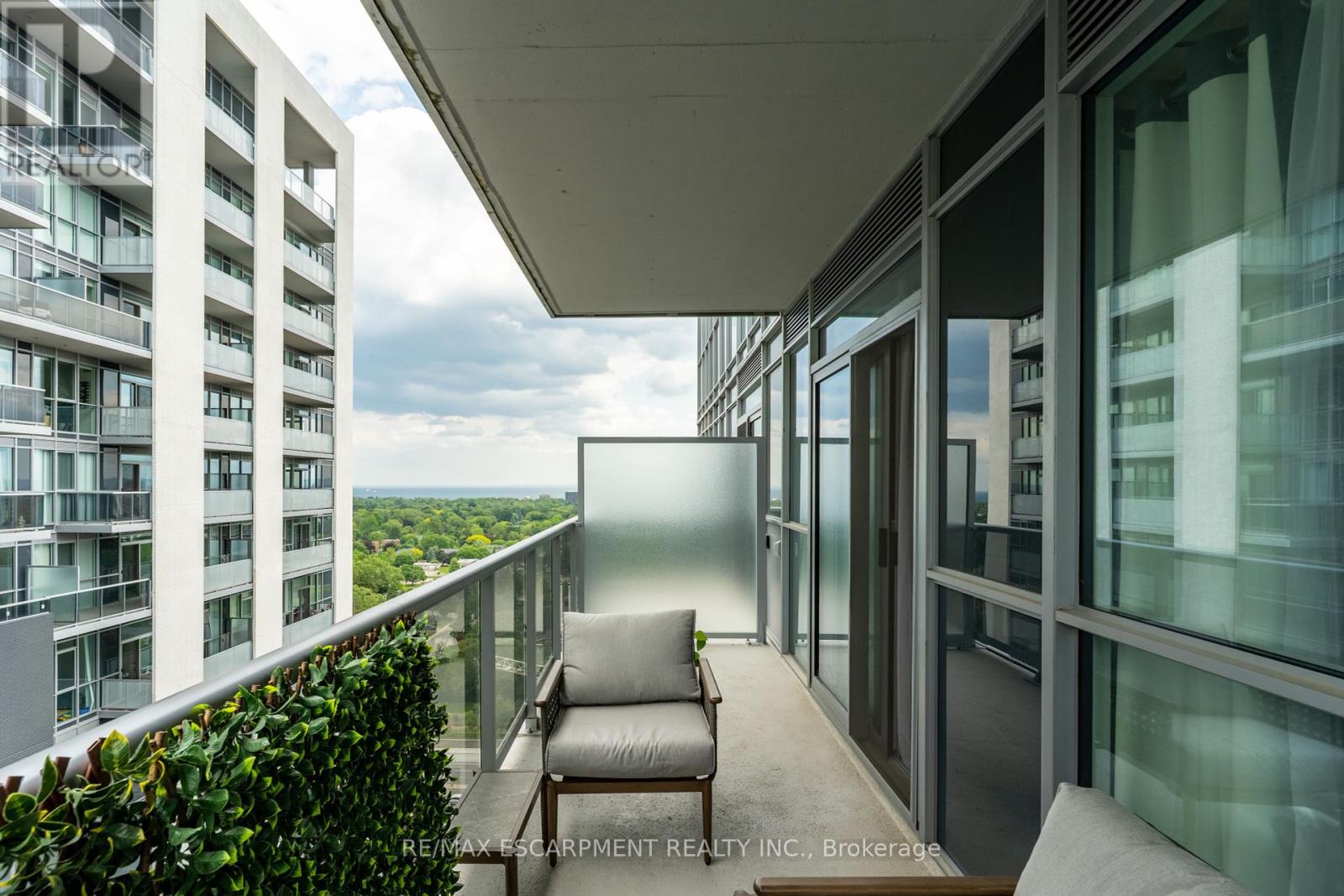 1902 - 2081 Fairview Street, Burlington (Freeman), Ontario  L7R 0E5 - Photo 16 - W12213985