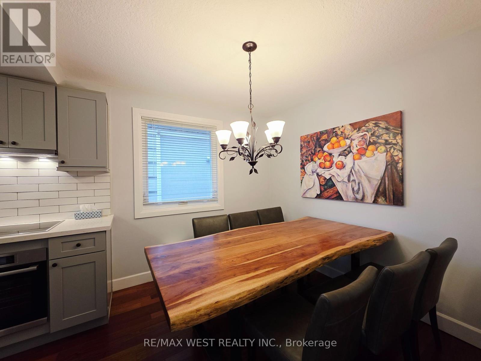 357 Rustic Road, Toronto (Maple Leaf), Ontario  M6L 1W6 - Photo 11 - W12213986