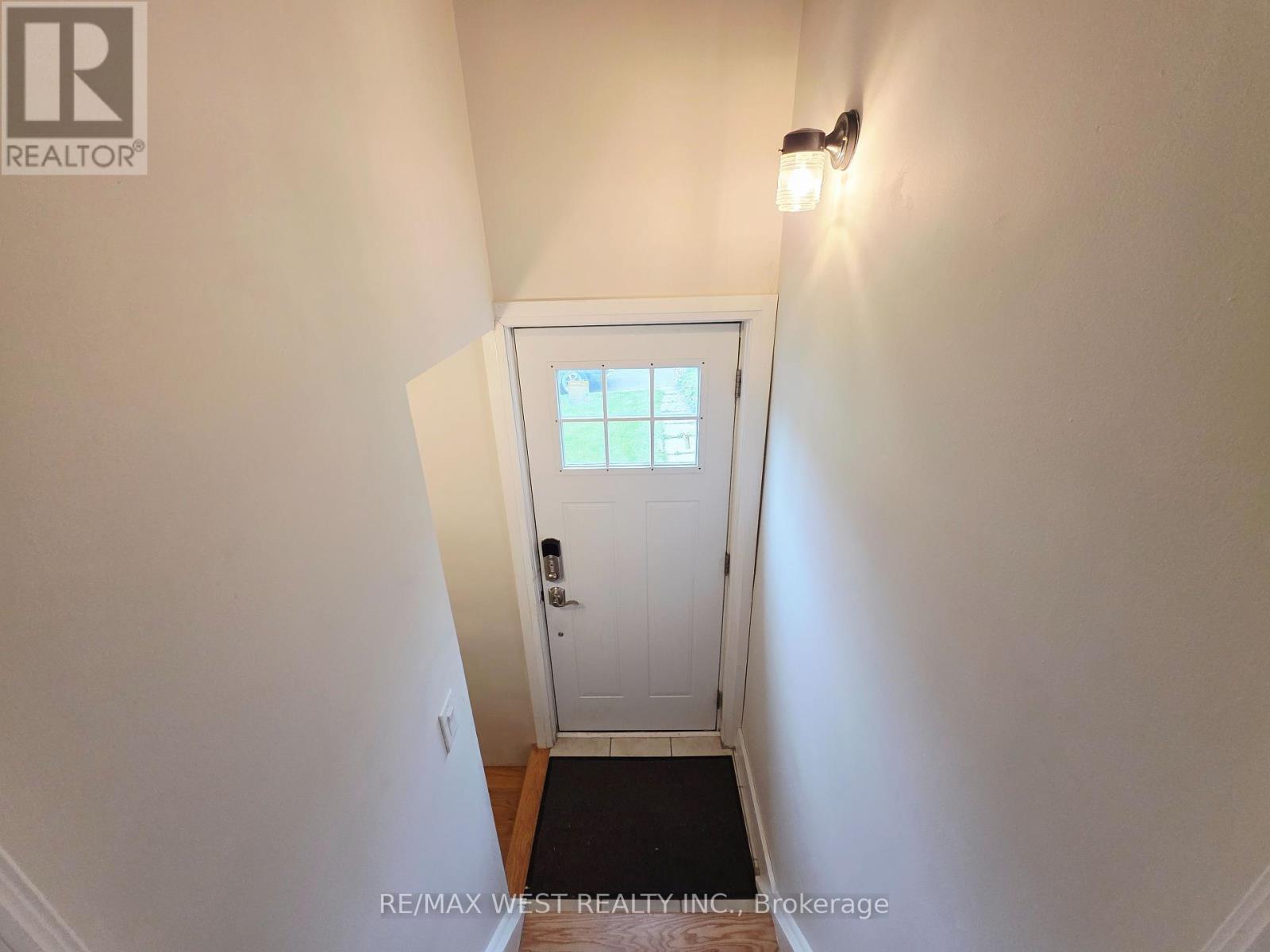 357 Rustic Road, Toronto (Maple Leaf), Ontario  M6L 1W6 - Photo 17 - W12213986