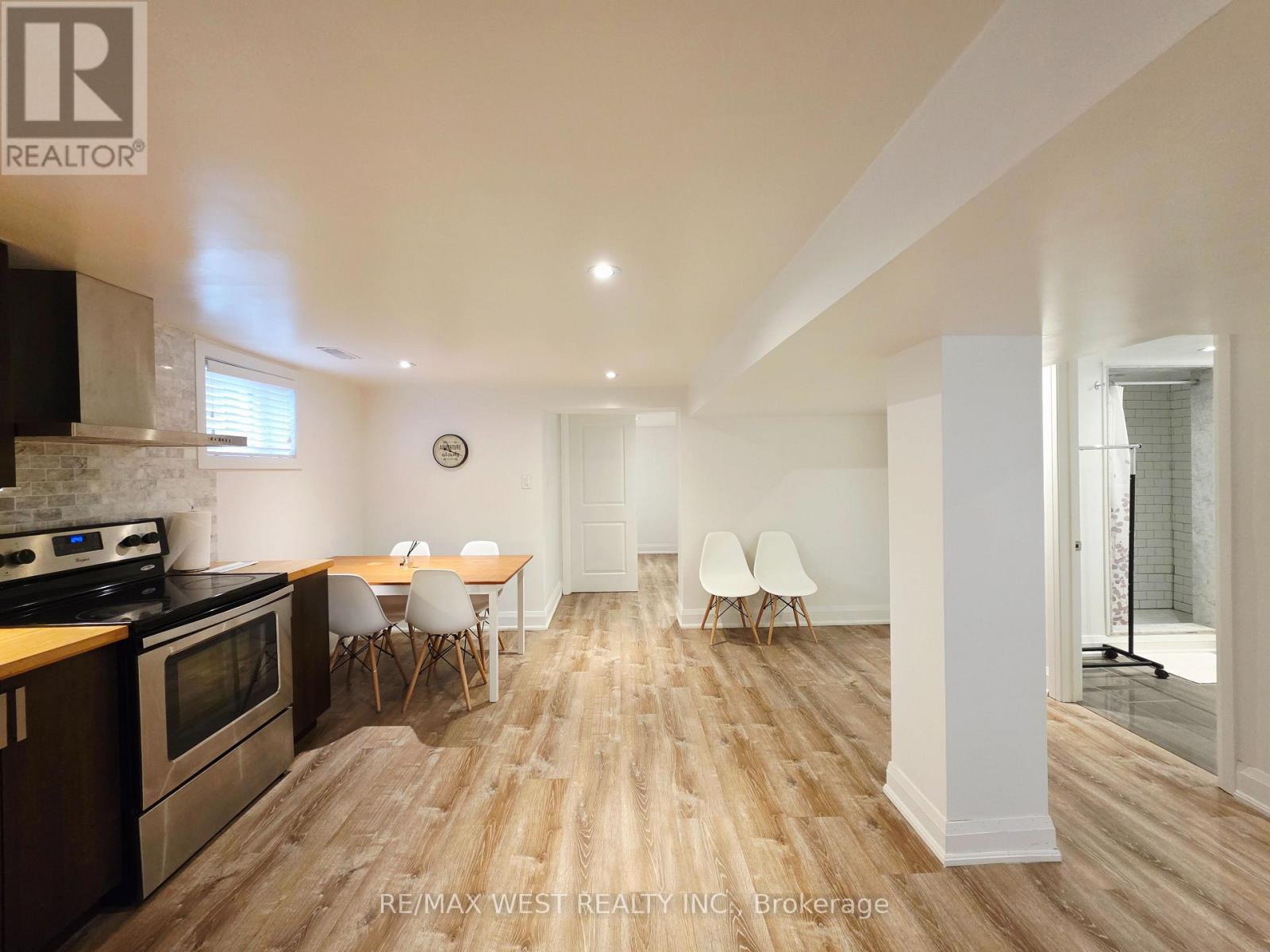 357 Rustic Road, Toronto (Maple Leaf), Ontario  M6L 1W6 - Photo 19 - W12213986