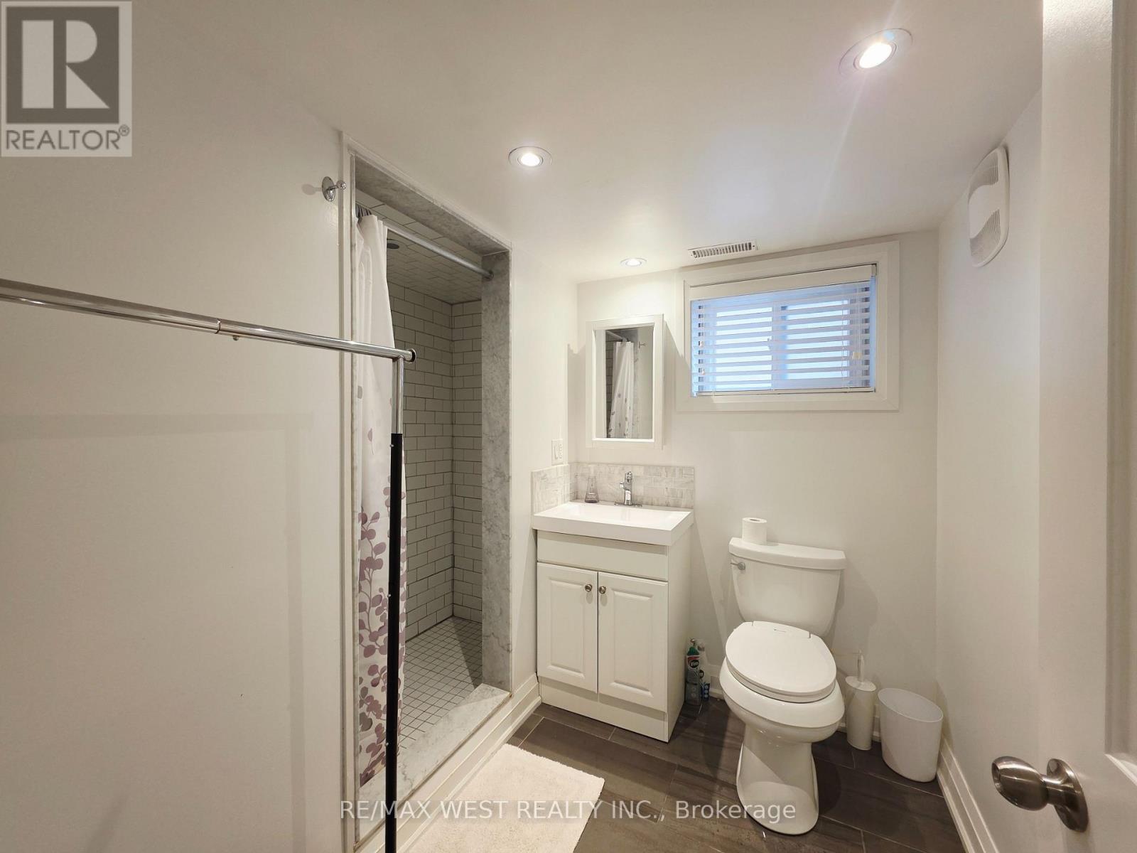 357 Rustic Road, Toronto (Maple Leaf), Ontario  M6L 1W6 - Photo 22 - W12213986
