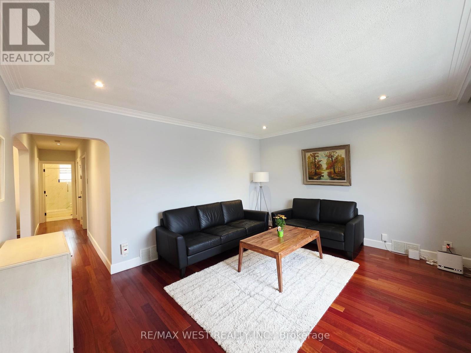 357 Rustic Road, Toronto (Maple Leaf), Ontario  M6L 1W6 - Photo 5 - W12213986