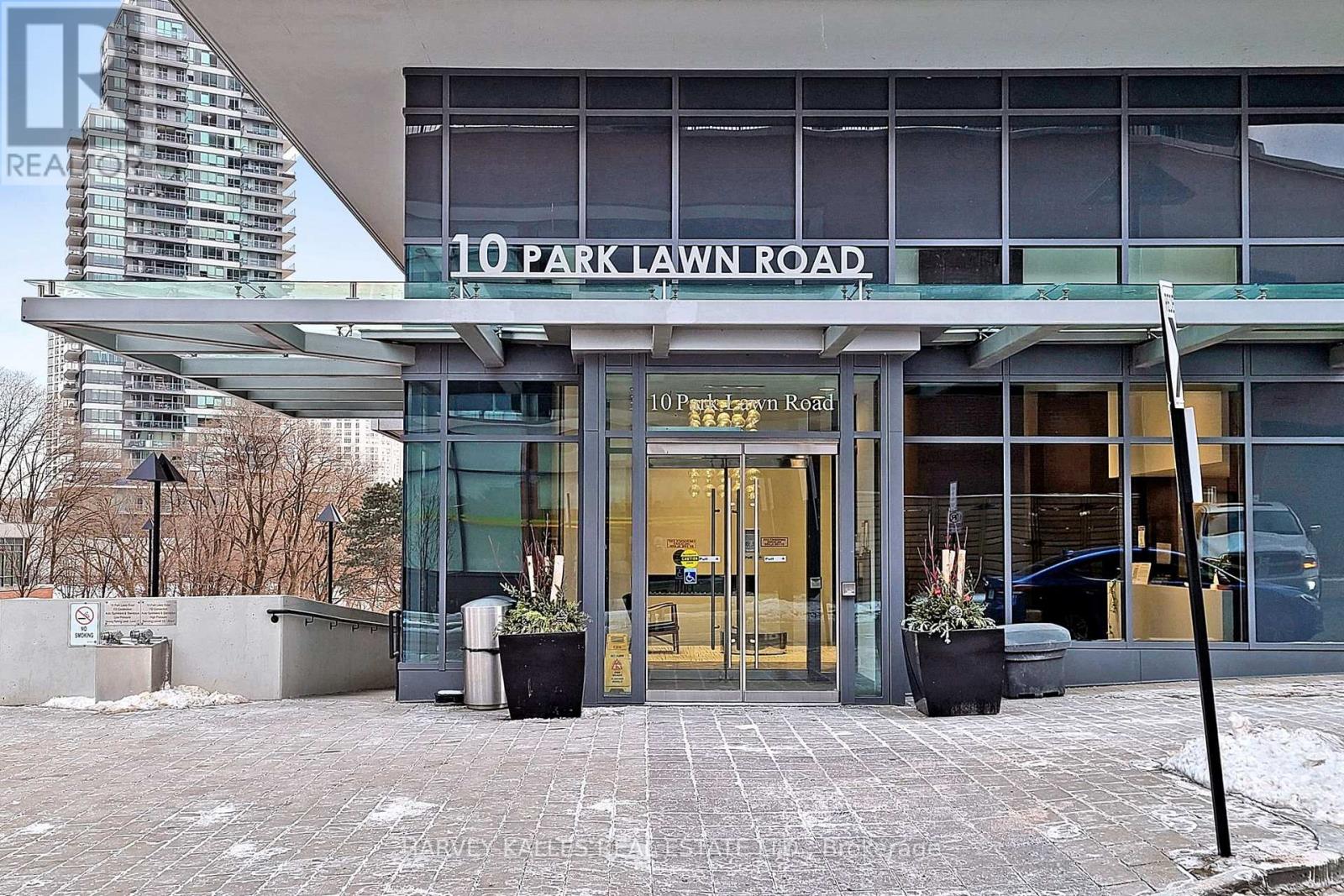 3804 - 10 Park Lawn Road, Toronto, Ontario  M8Y 0H9 - Photo 2 - W12214031