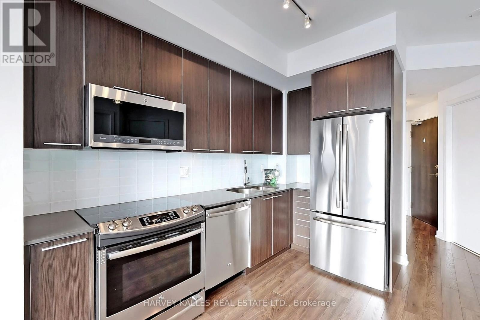 3804 - 10 Park Lawn Road, Toronto, Ontario  M8Y 0H9 - Photo 8 - W12214031