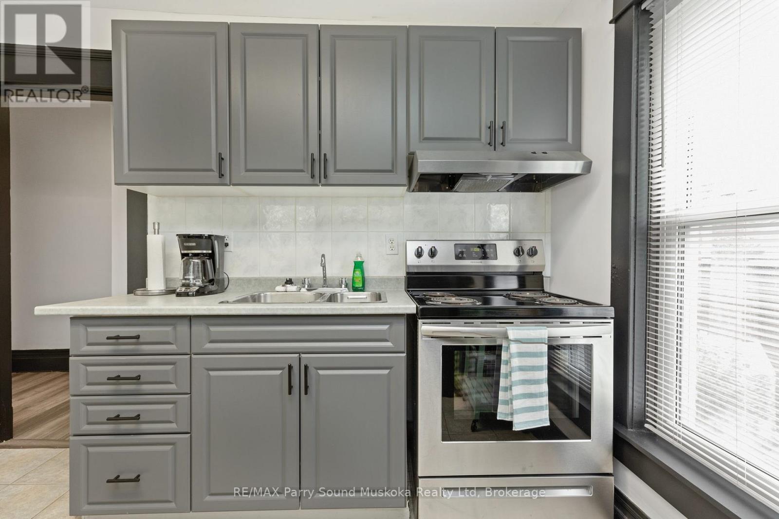 97 James Street, Parry Sound, Ontario  P2A 1T7 - Photo 11 - X12214108