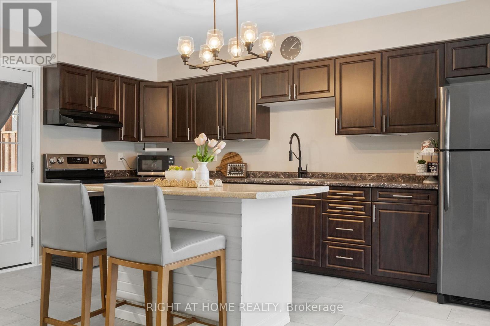 199 Centre Street, Essa, Ontario  L0M 1B0 - Photo 12 - N12063196