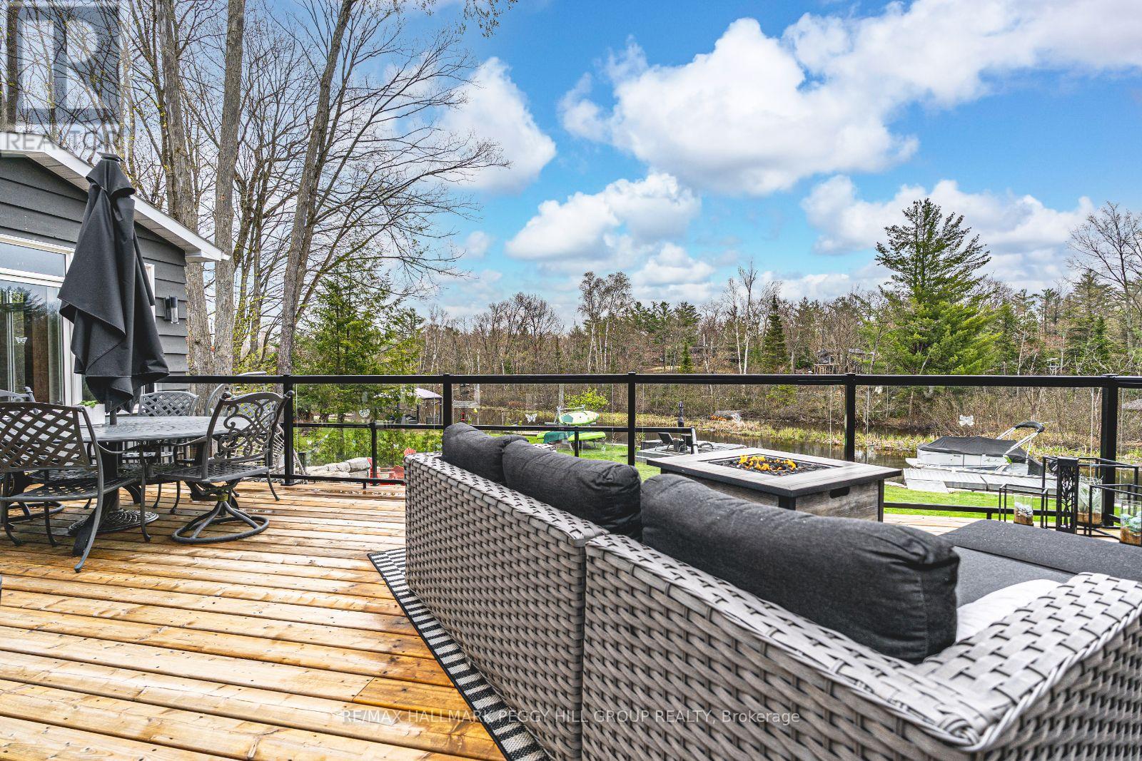 7952 Park Lane Crescent, Ramara, Ontario  L0K 2B0 - Photo 24 - S12141163