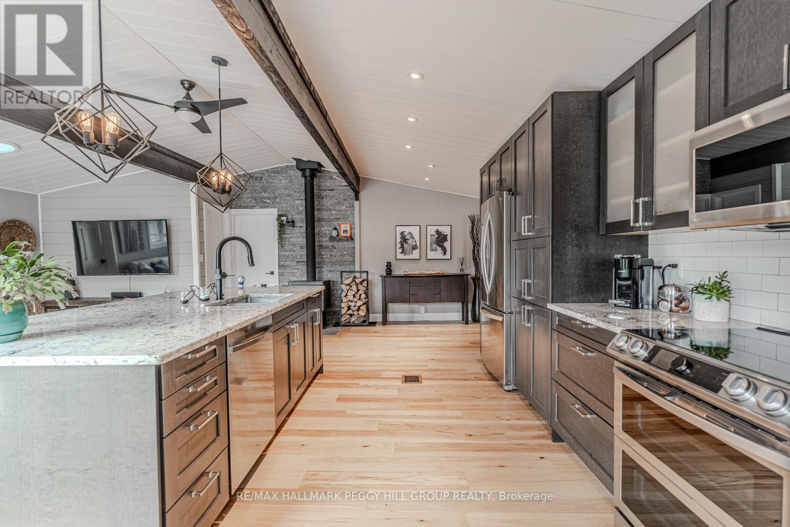 7952 Park Lane Crescent, Ramara, Ontario  L0K 2B0 - Photo 9 - S12141163