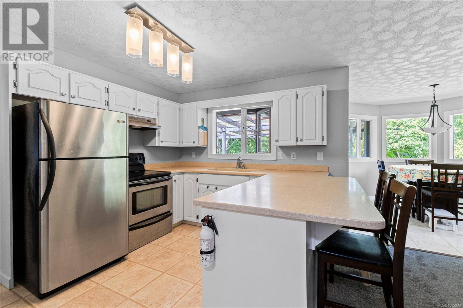 1692 Meadowbrook Dr, Campbell River, British Columbia  V9W 7E7 - Photo 3 - 1002933