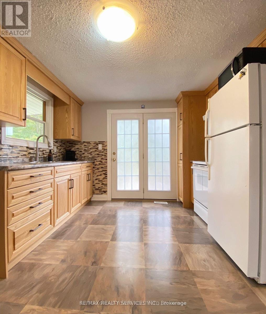 4870 Mapleview Crescent, Port Colborne, Ontario  L0S 1R0 - Photo 8 - X12213984
