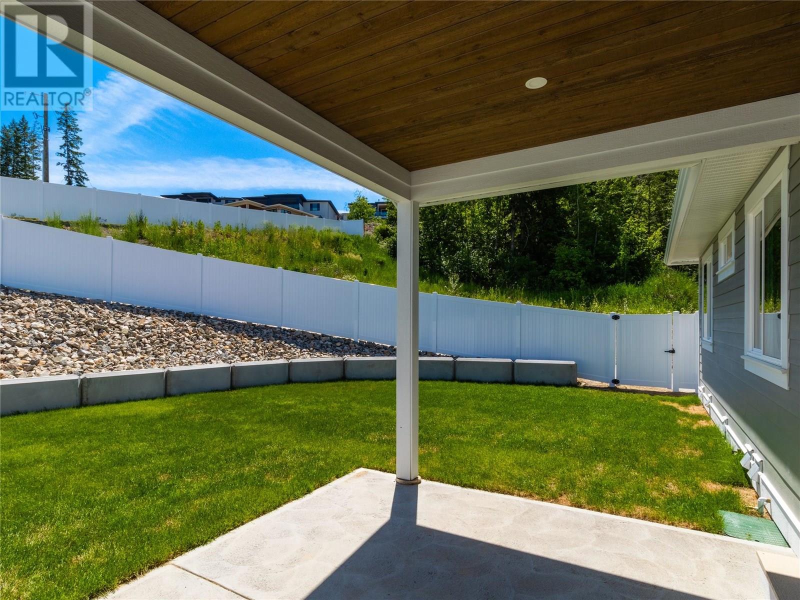 1740 9 Street Se, Salmon Arm, British Columbia  V1E 0G9 - Photo 4 - 10346897