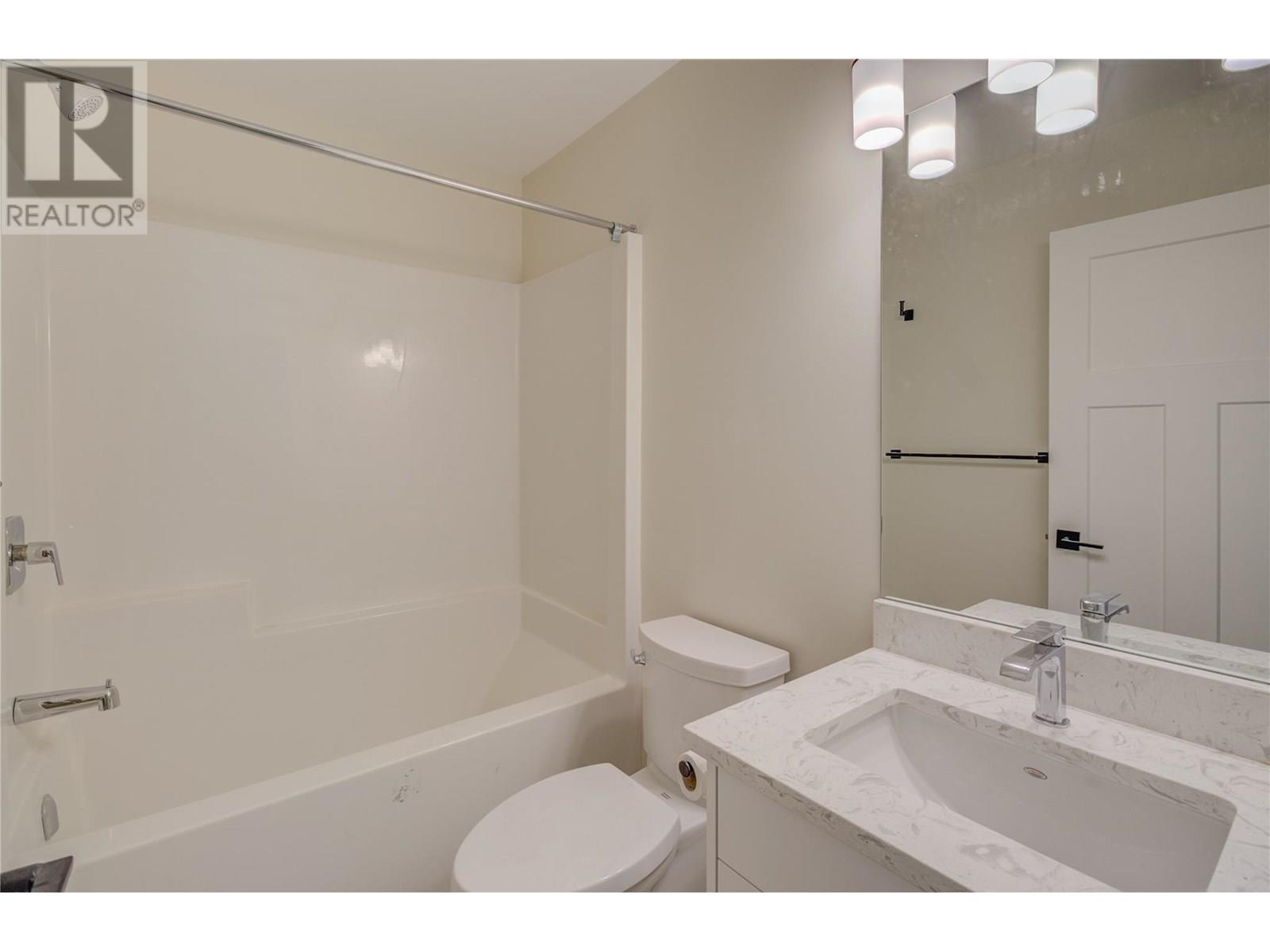 1740 9 Street Se, Salmon Arm, British Columbia  V1E 0G9 - Photo 32 - 10346897