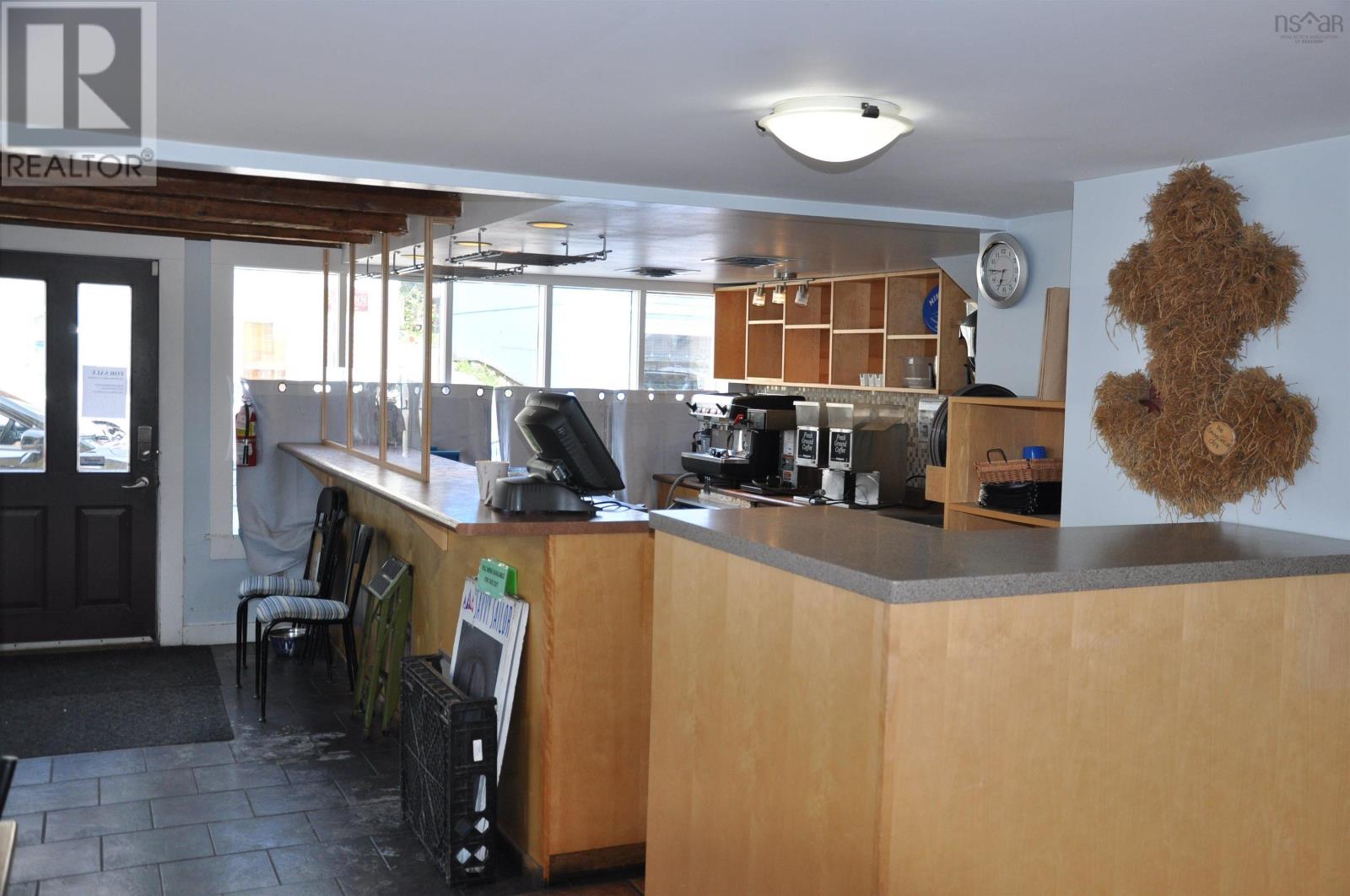 100 Montague Street, Lunenburg, Nova Scotia  B0J 2C0 - Photo 13 - 202508045