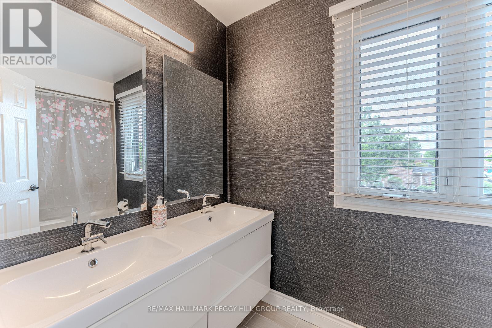 188 Kozlov Street, Barrie, Ontario  L4N 7H5 - Photo 17 - S12190316