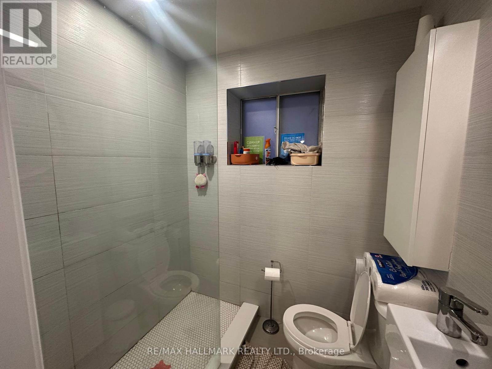 1 - 595 St Clair Avenue W, Toronto, Ontario  M6C 1A3 - Photo 11 - C12214093