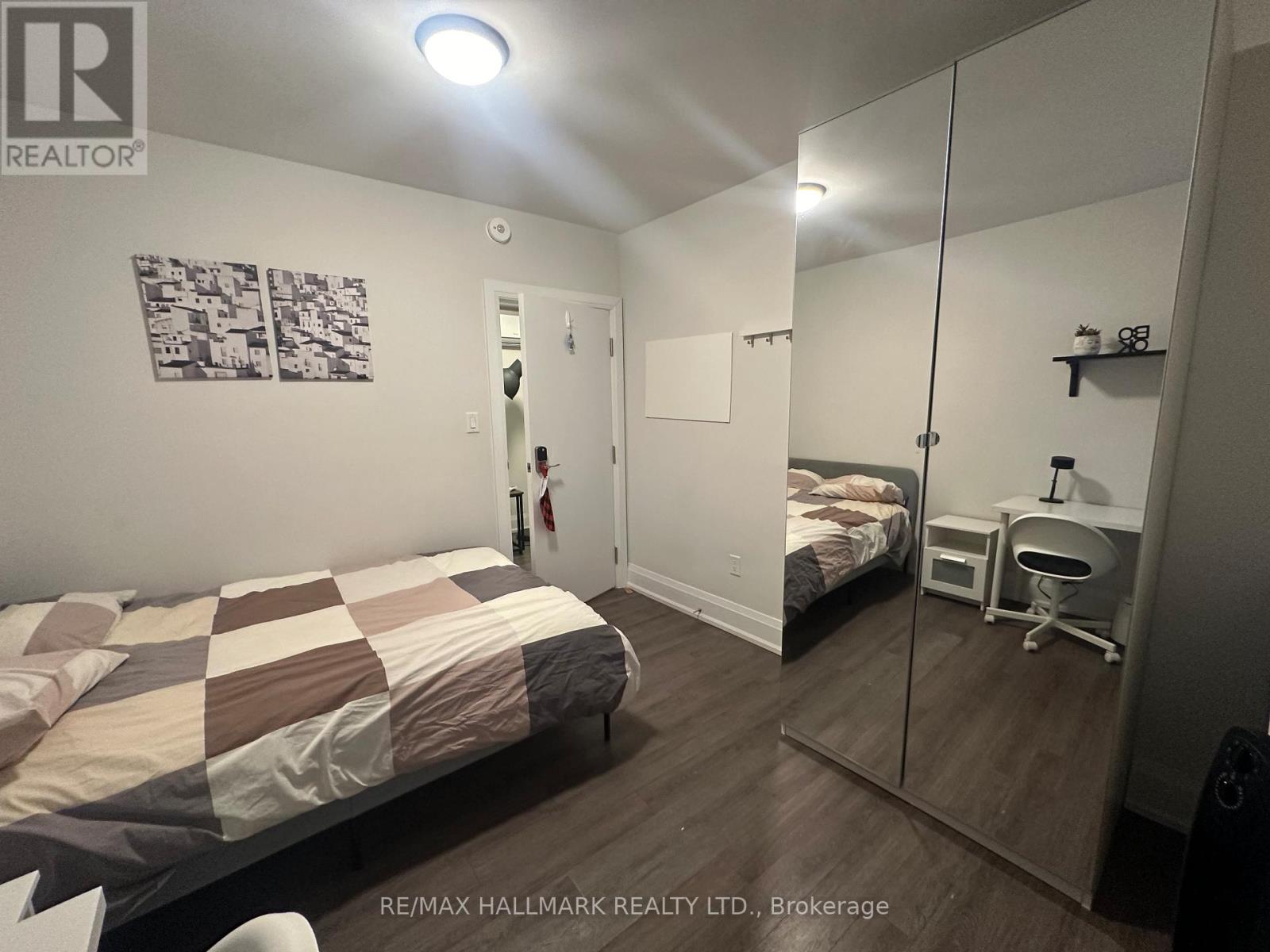 1 - 595 St Clair Avenue W, Toronto, Ontario  M6C 1A3 - Photo 15 - C12214093
