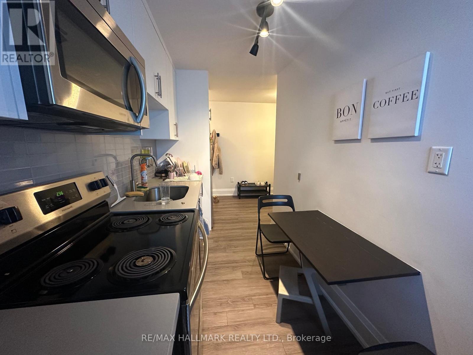 1 - 595 St Clair Avenue W, Toronto, Ontario  M6C 1A3 - Photo 4 - C12214093