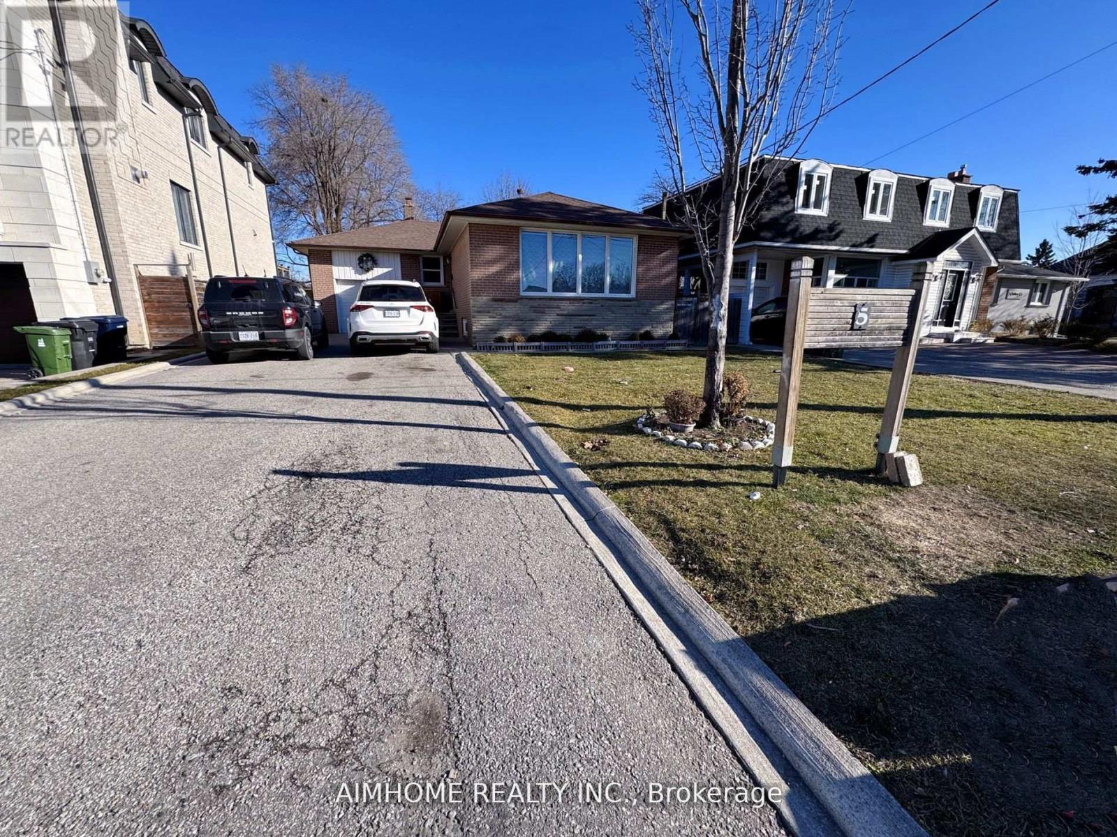 (LOWER) - 5 CLOEBURY COURT, Toronto, Ontario