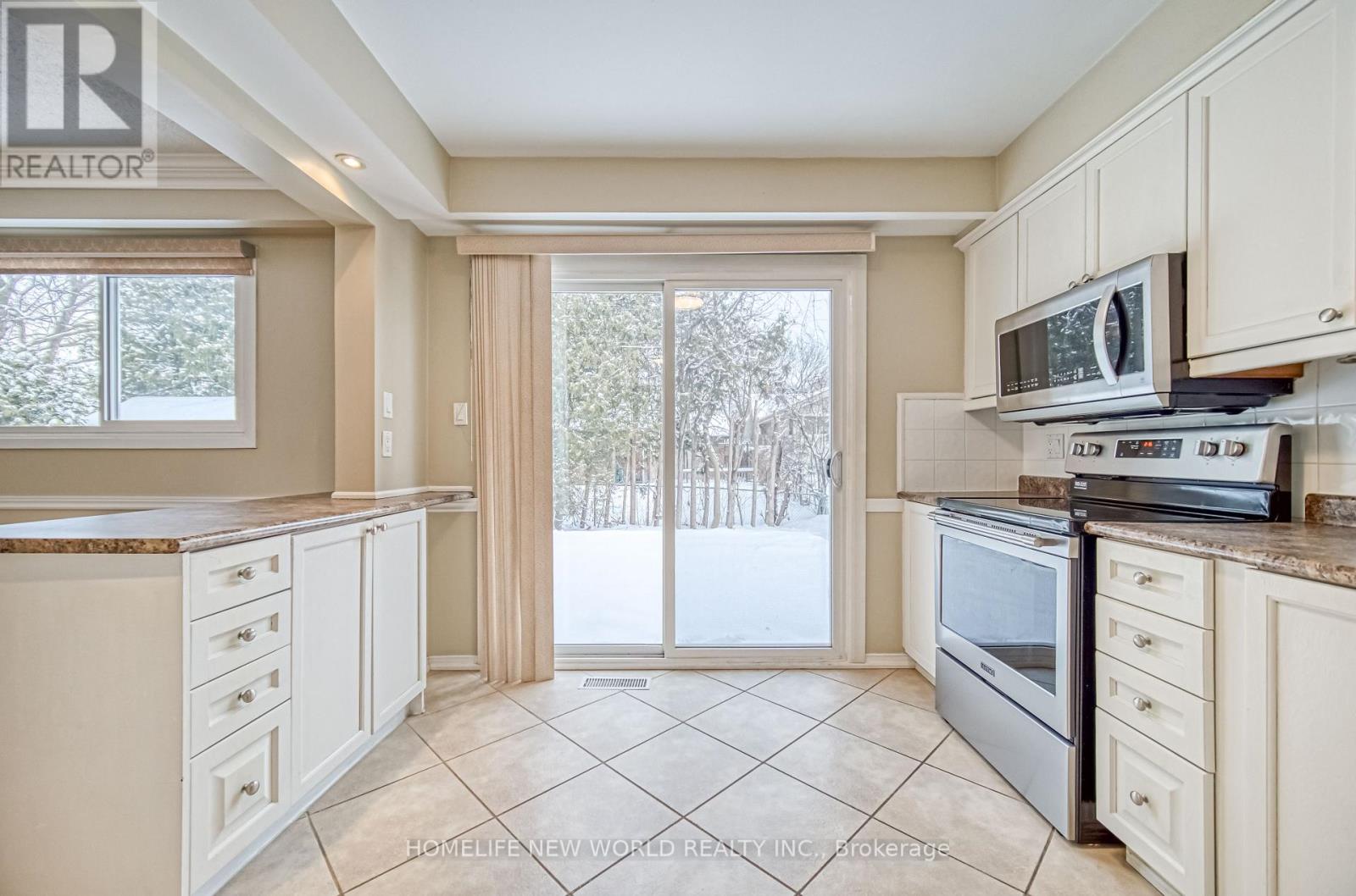 7 Bannerman Court, Whitby, Ontario  L1N 5M9 - Photo 11 - E12214127