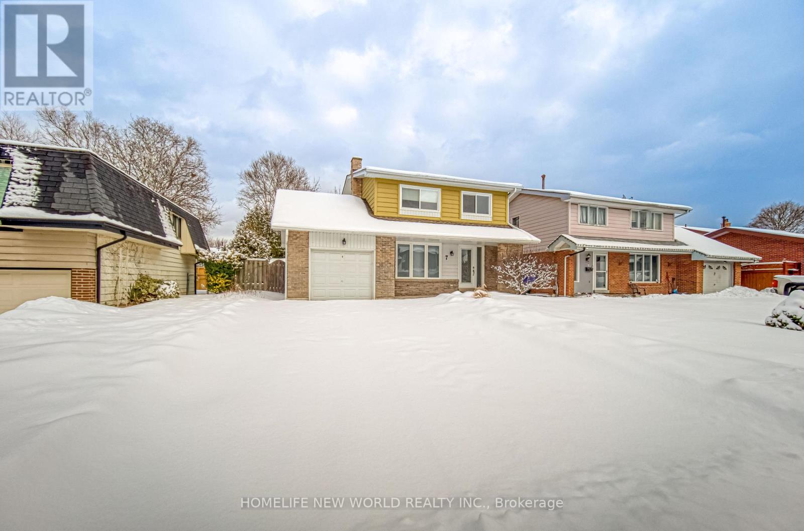 7 Bannerman Court, Whitby, Ontario  L1N 5M9 - Photo 2 - E12214127