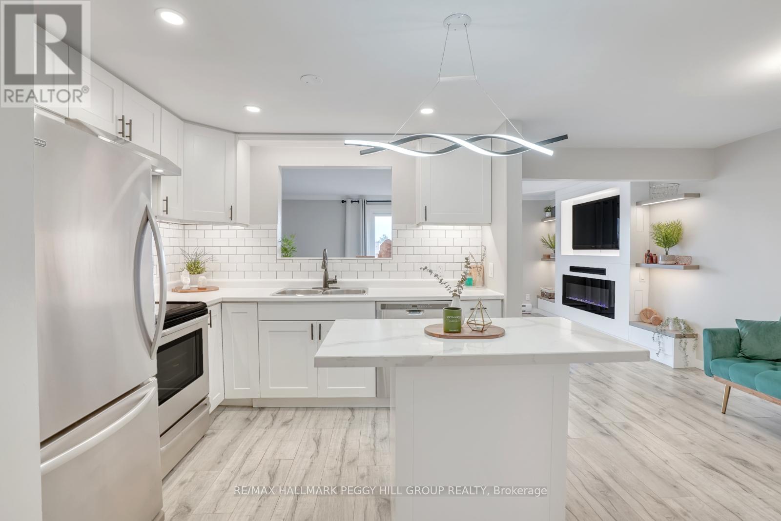 75 High Street, Collingwood, Ontario  L9Y 4V4 - Photo 1 - S12192836