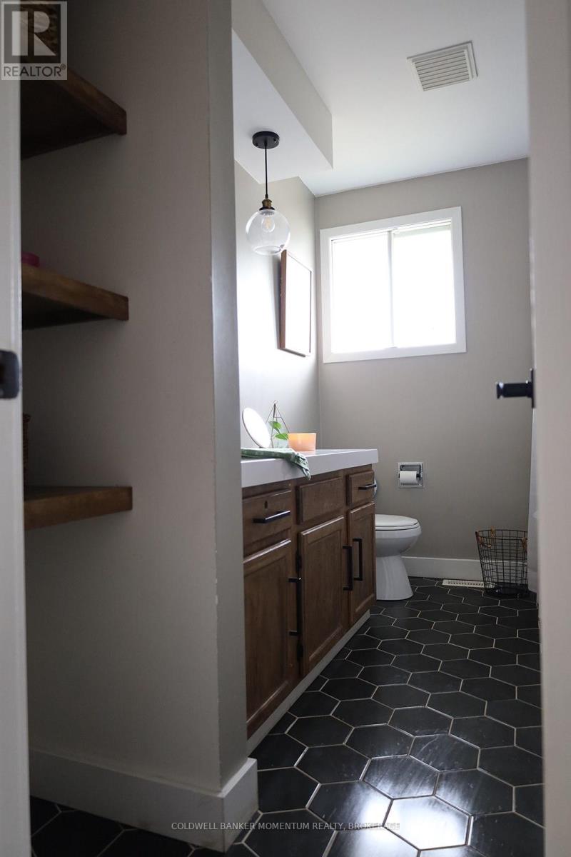 103 Glenayr Place, Welland, Ontario  L3C 3M6 - Photo 31 - X12121728