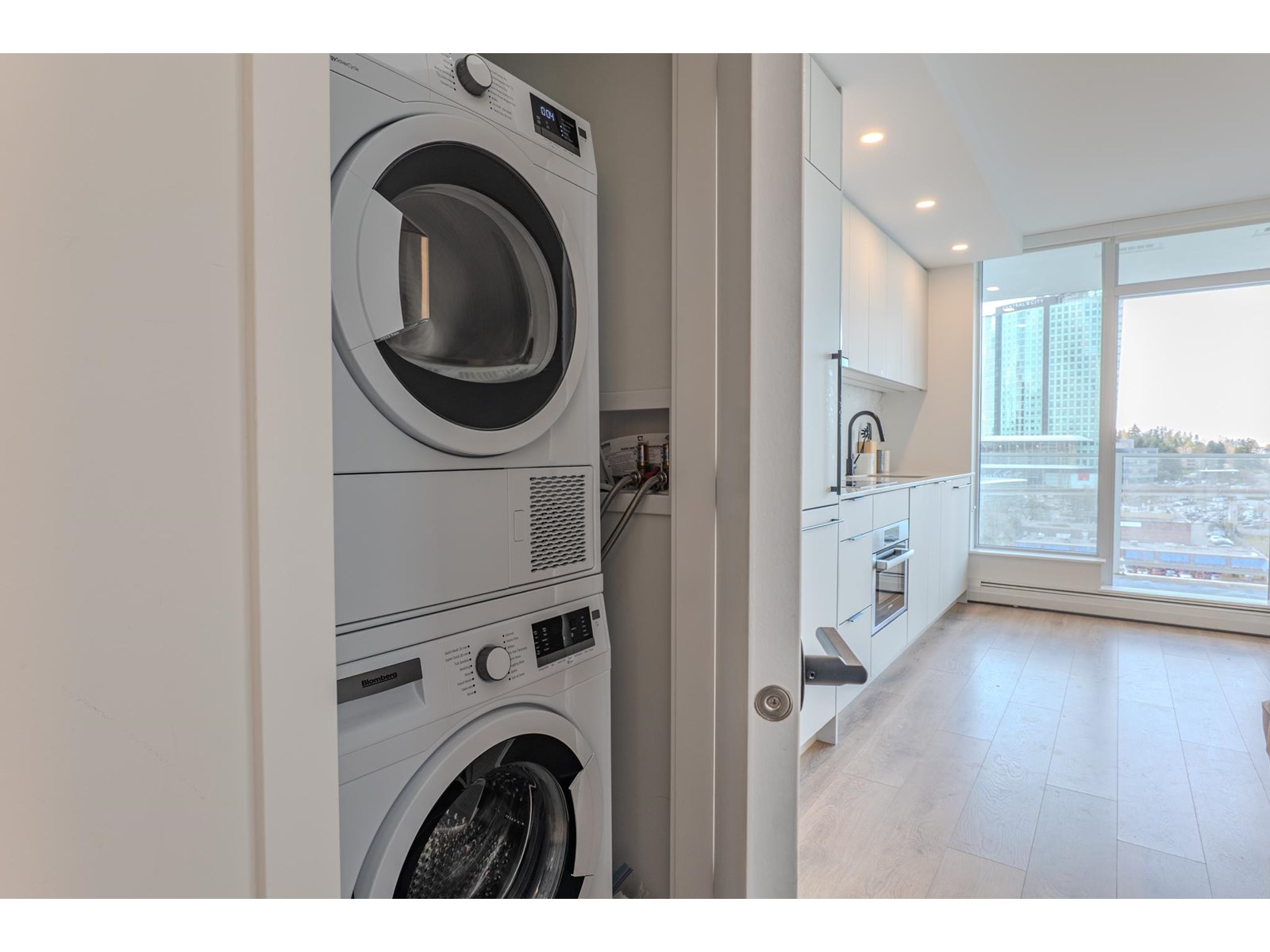 909 13685 102 Avenue, Surrey, British Columbia  V3T 0S2 - Photo 11 - R3014402